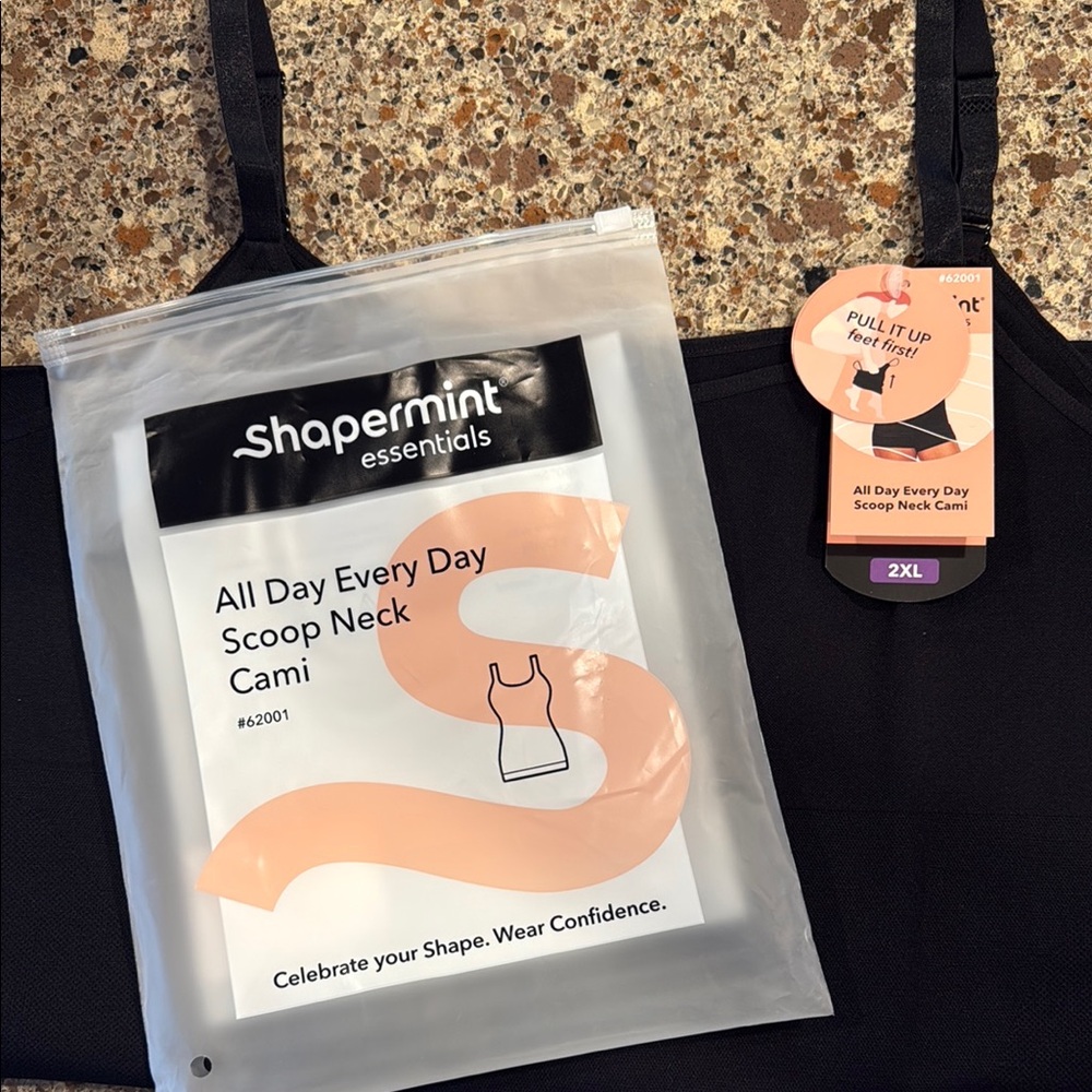 Shapermint Essentials All Day Every Day Scoop Neck Cami